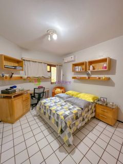 Ampla casa no Quintas do Calhau com 04 suítes + espaço gourmet.