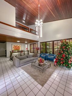 Ampla casa no Quintas do Calhau com 04 suítes + espaço gourmet.