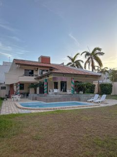 Ampla casa no Quintas do Calhau com 04 suítes + espaço gourmet.