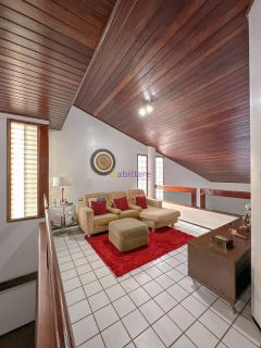 Ampla casa no Quintas do Calhau com 04 suítes + espaço gourmet.