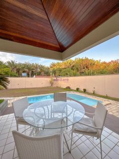 Ampla casa no Quintas do Calhau com 04 suítes + espaço gourmet.