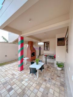 Ampla casa no Quintas do Calhau com 04 suítes + espaço gourmet.