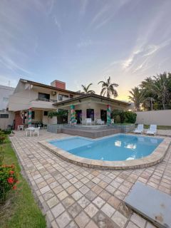 Ampla casa no Quintas do Calhau com 04 suítes + espaço gourmet.