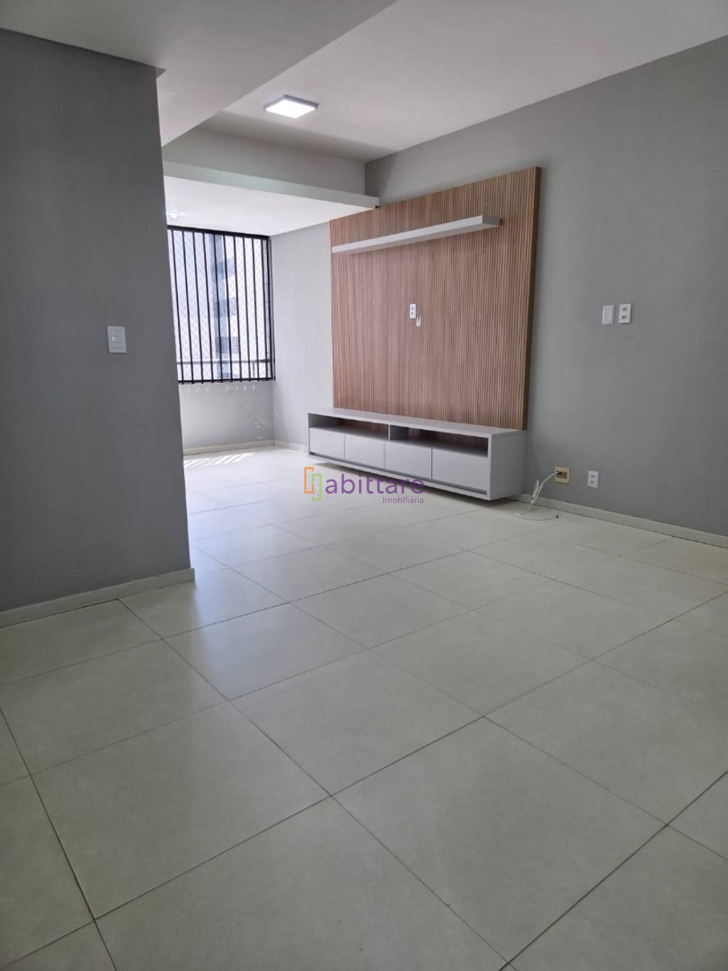 Apartamento no Condomínio Titanium,86m² com 02 quartos (01 SUITE) + DCE, Reformado no Renascença