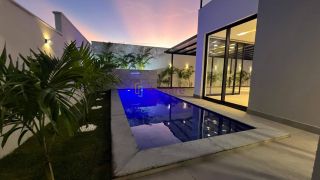 Casa duplex no Alphaville com 5 suítes + Espaço gourmet.