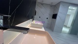 Casa duplex no Alphaville com 5 suítes + Espaço gourmet.