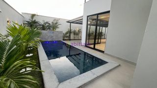 Casa duplex no Alphaville com 5 suítes + Espaço gourmet.