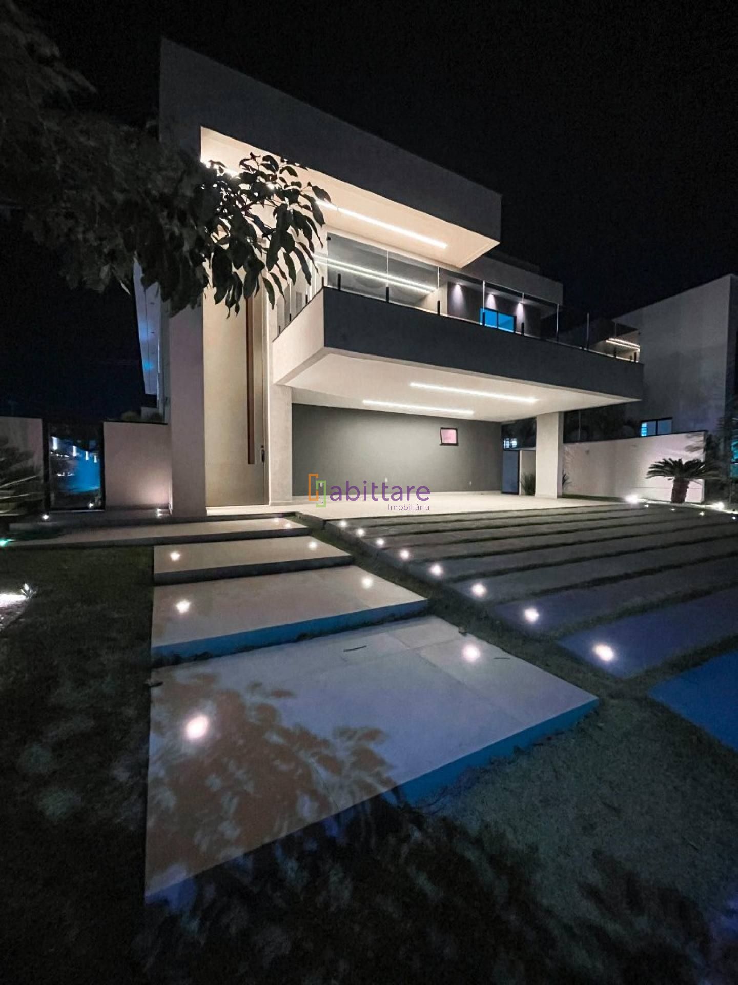 Casa duplex com elevador no Condomínio Alphaville de 514m² com 05 suítes