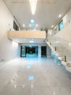 Casa duplex com elevador no Condomínio Alphaville de 514m² com 05 suítes