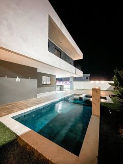 Casa duplex com elevador no Condomínio Alphaville de 514m² com 05 suítes