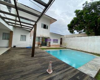 Prédio comercial com 800m² de terreno no Calhau.