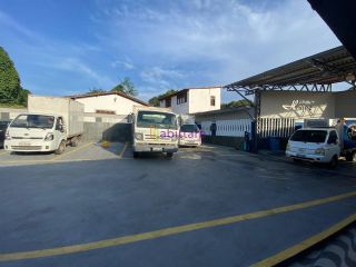 Ponto comercial de 800m² no Olho D'água - Locação