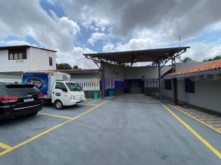 Ponto comercial de 800m² no Olho D'água - Locação