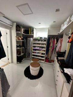 Casa no Alphaville de 425m² com 04 suítes + energia solar.