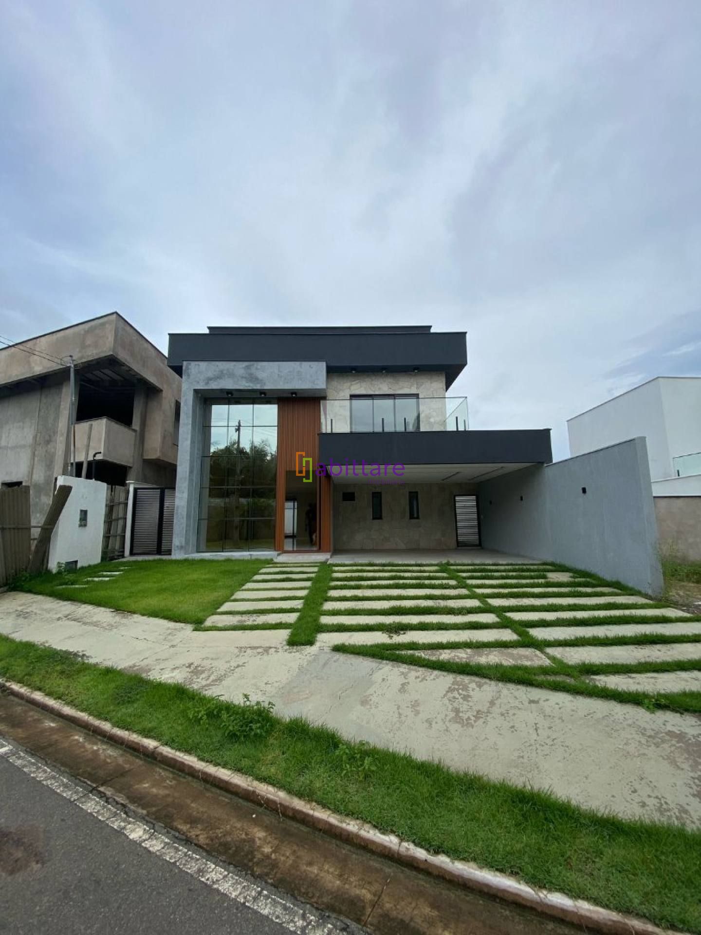 Damha Araçagy - Casa com 04 suítes + espaço gourmet com piscina.