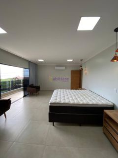 Casa de 460m² com 04 suítes e fino acabamento no Condomínio Damha