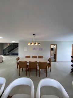 Casa de 460m² com 04 suítes e fino acabamento no Condomínio Damha