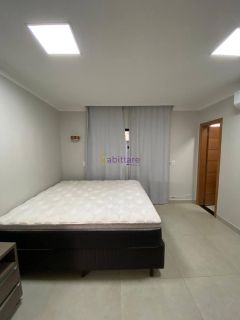 Casa de 460m² com 04 suítes e fino acabamento no Condomínio Damha