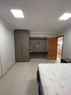 Casa de 460m² com 04 suítes e fino acabamento no Condomínio Damha
