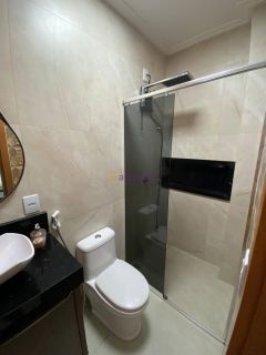 Casa de 460m² com 04 suítes e fino acabamento no Condomínio Damha