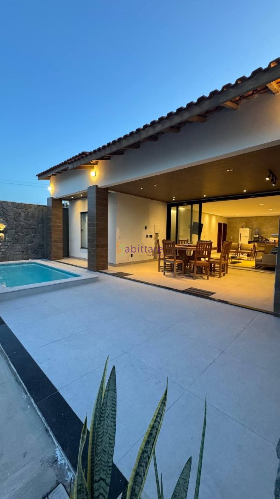 Condomínio Arcos da Mangaba - Casa com 3 suítes e espaço gourmet em Barreirinhas