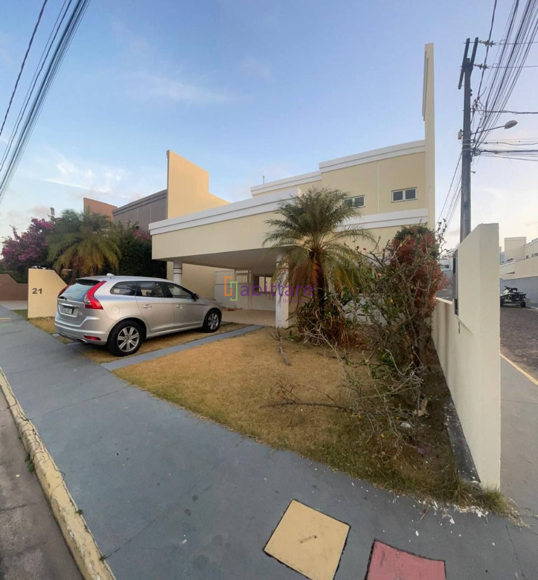 Casa duplex de condomínio com 3 suítes + DCE no Olho D'água para Aluguel.