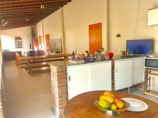 Casa duplex com 6 quartos (2 suítes) + DCE e espaço gourmet com piscina no Chácara Brasil