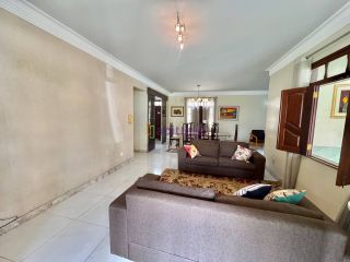 Casa duplex com 6 quartos (2 suítes) + DCE e espaço gourmet com piscina no Chácara Brasil