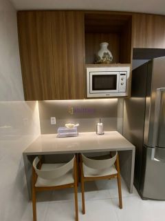 Casa duplex em condomínio no Quintas do Calhau com 4 suítes