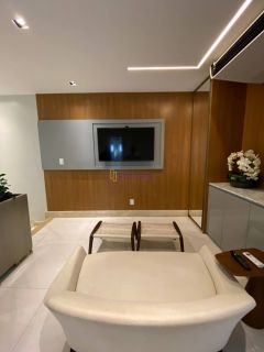 Casa duplex em condomínio no Quintas do Calhau com 4 suítes