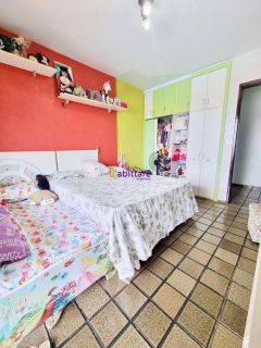 Mansão no Jardim Atlântico - Olho D´Agua, próx da Av. Rei de França - 1800m².