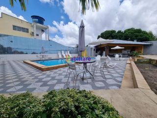 Mansão no Jardim Atlântico - Olho D´Agua, próx da Av. Rei de França - 1800m².