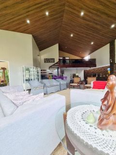 Mansão no Jardim Atlântico - Olho D´Agua, próx da Av. Rei de França - 1800m².