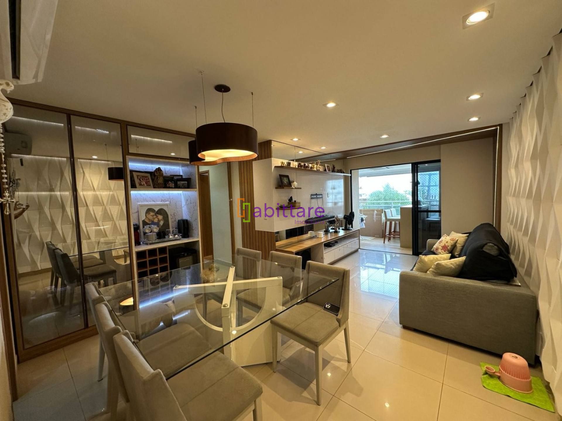 Edifício Dellamare - Apartamento de 110m² com 03 suítes na Ponta do Farol.