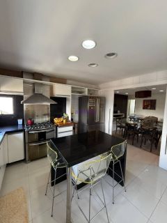 Apartamento no Flor do Vale de 288m² com 03 suítes (01 master) + DCE.