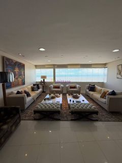 Apartamento no Flor do Vale de 288m² com 03 suítes (01 master) + DCE.