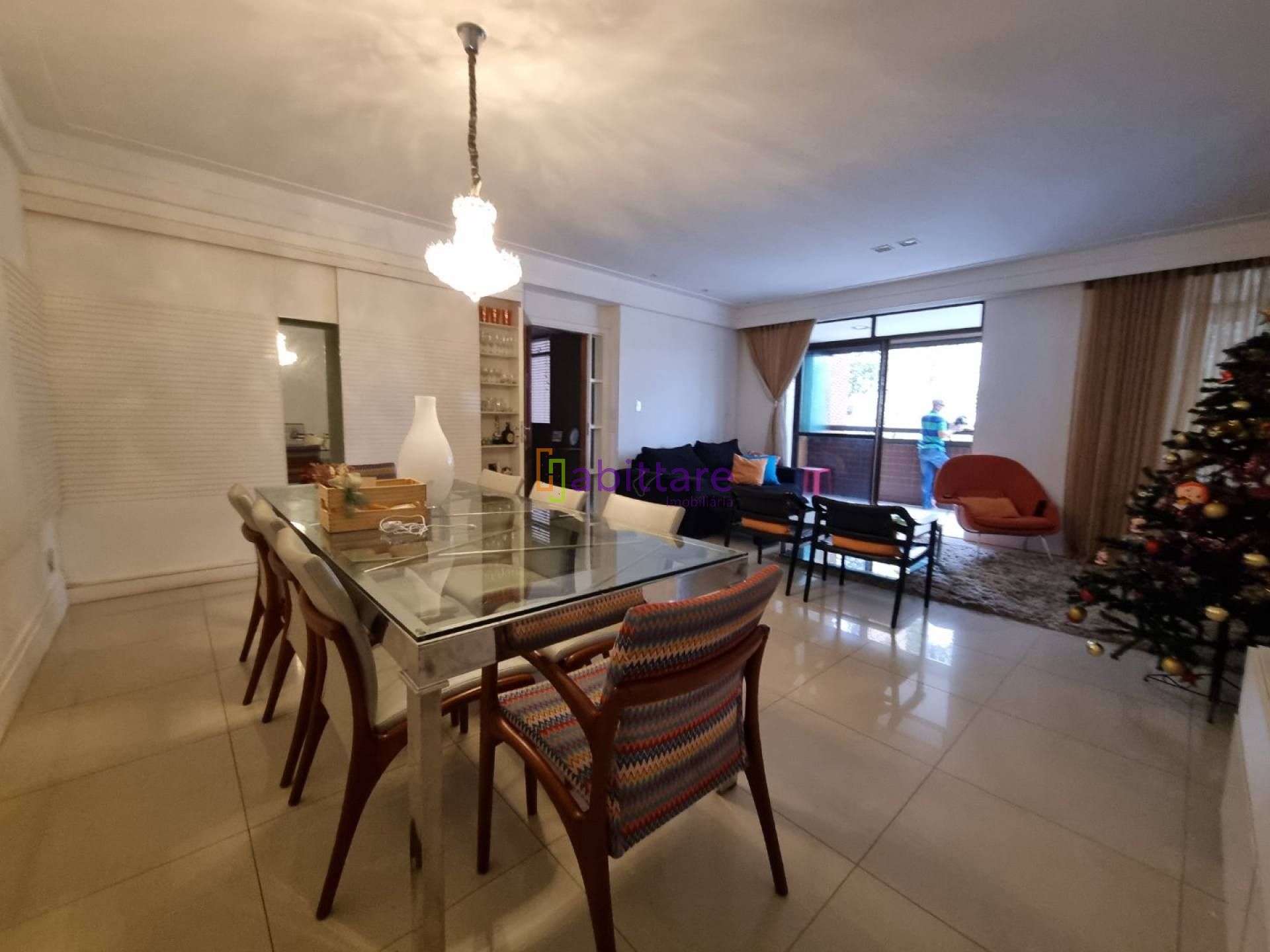 Apartamento de 171m² com 04 quartos (2 suítes) + DCE no Ed. Turmalina - Jardim Renascença