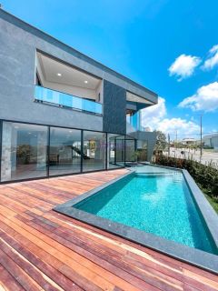 Casa de 330m² com 5 suítes + Área de lazer no Alphaville Araçagy