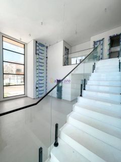 Casa duplex de 380m² com 5 suítes + espaço gourmet com piscina no Alphaville Araçagy