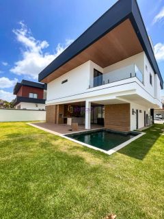 Casa duplex de 380m² com 5 suítes + espaço gourmet com piscina no Alphaville Araçagy