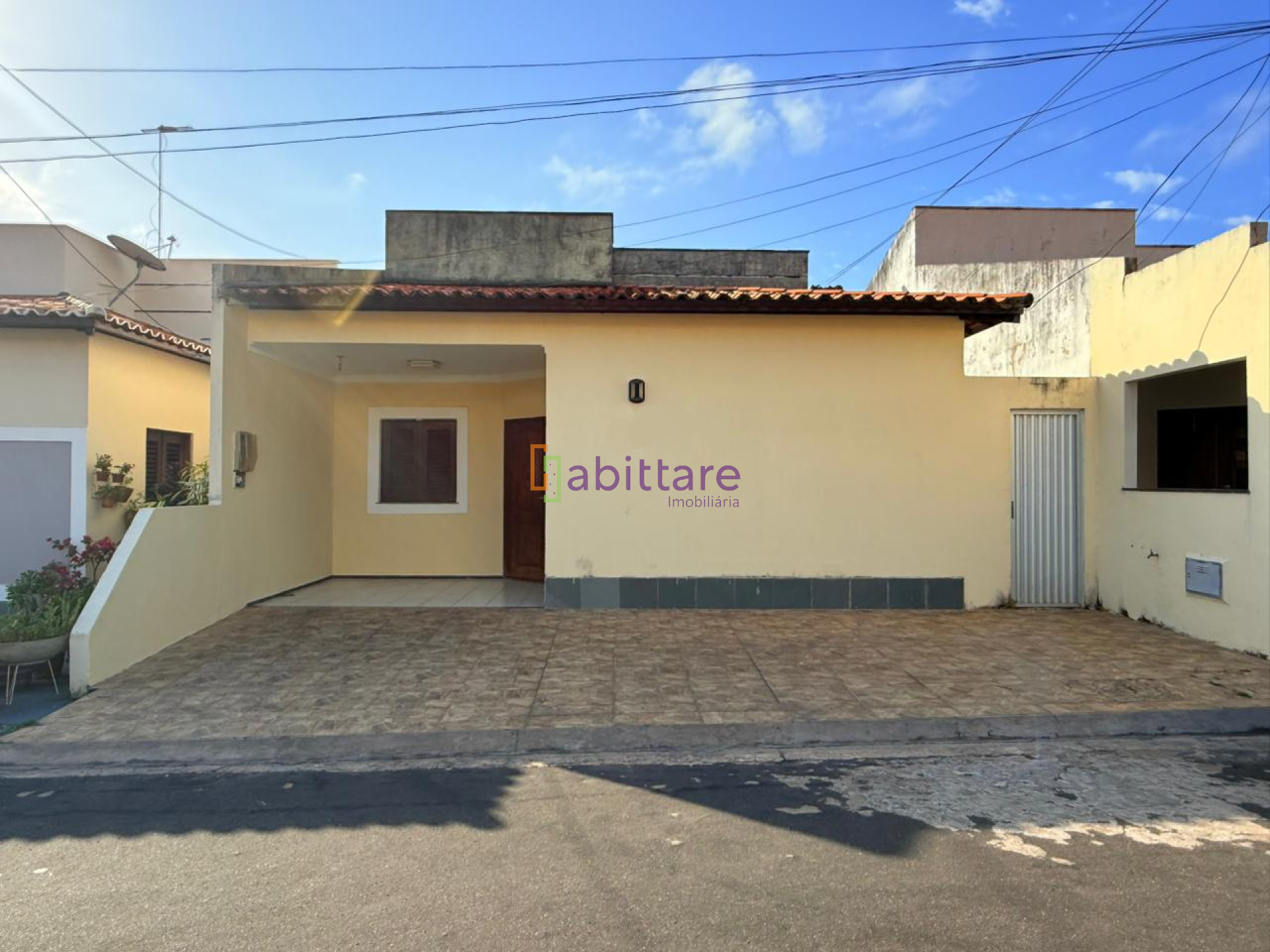 Casa com 3 quartos (1 suíte) no Condomínio Zeus - Turu