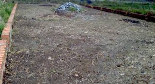 Lote murado e aterrado no Trêvo do Francês