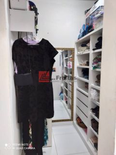 Casa em condomínio no Sim