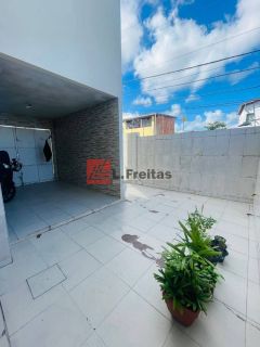 Duplex 3/4 com suíte e lavabo próximo a Avenida João Durval