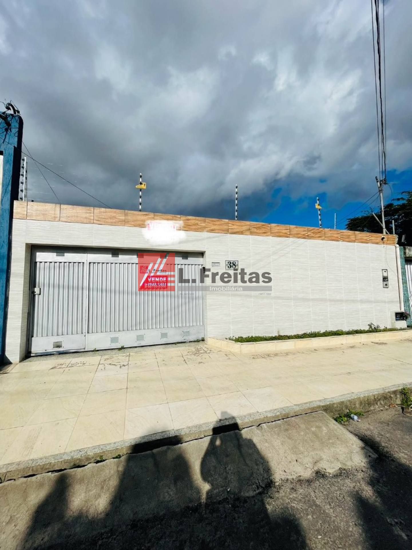 Casa de 4/4 sendo 2 suítes com piscina na Brasília