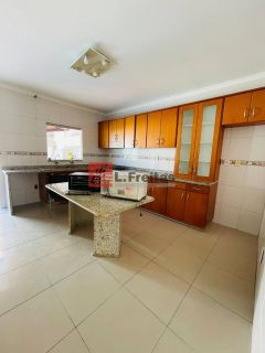 Casa de 4/4 sendo 2 suítes com piscina na Brasília