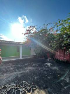 Casa 2/4 com Suíte, Amplo Quintal e Dependência Completa Próxima à Av. Maria Quitéria.