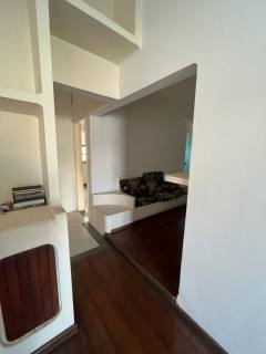 Casa 2/4 com Suíte, Amplo Quintal e Dependência Completa Próxima à Av. Maria Quitéria.