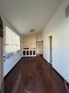 Casa 2/4 com Suíte, Amplo Quintal e Dependência Completa Próxima à Av. Maria Quitéria.