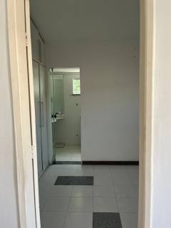 Casa 2/4 com Suíte, Amplo Quintal e Dependência Completa Próxima à Av. Maria Quitéria.